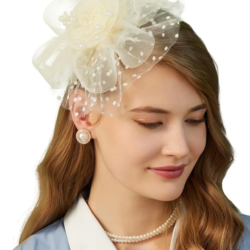 Elegant Cream Fascinator
